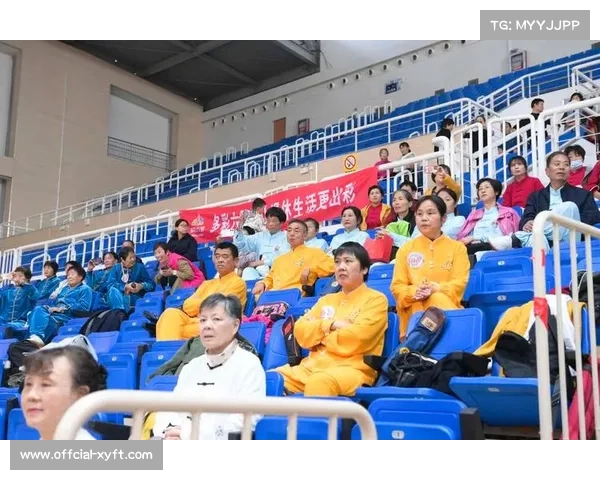 赛场内外互动热烈,选手们合影留念记录难忘瞬间